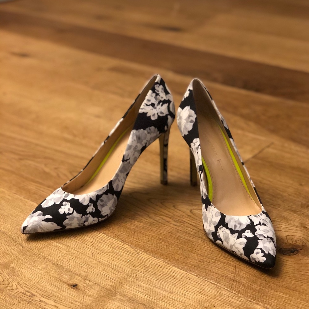Banana Republic Pumps